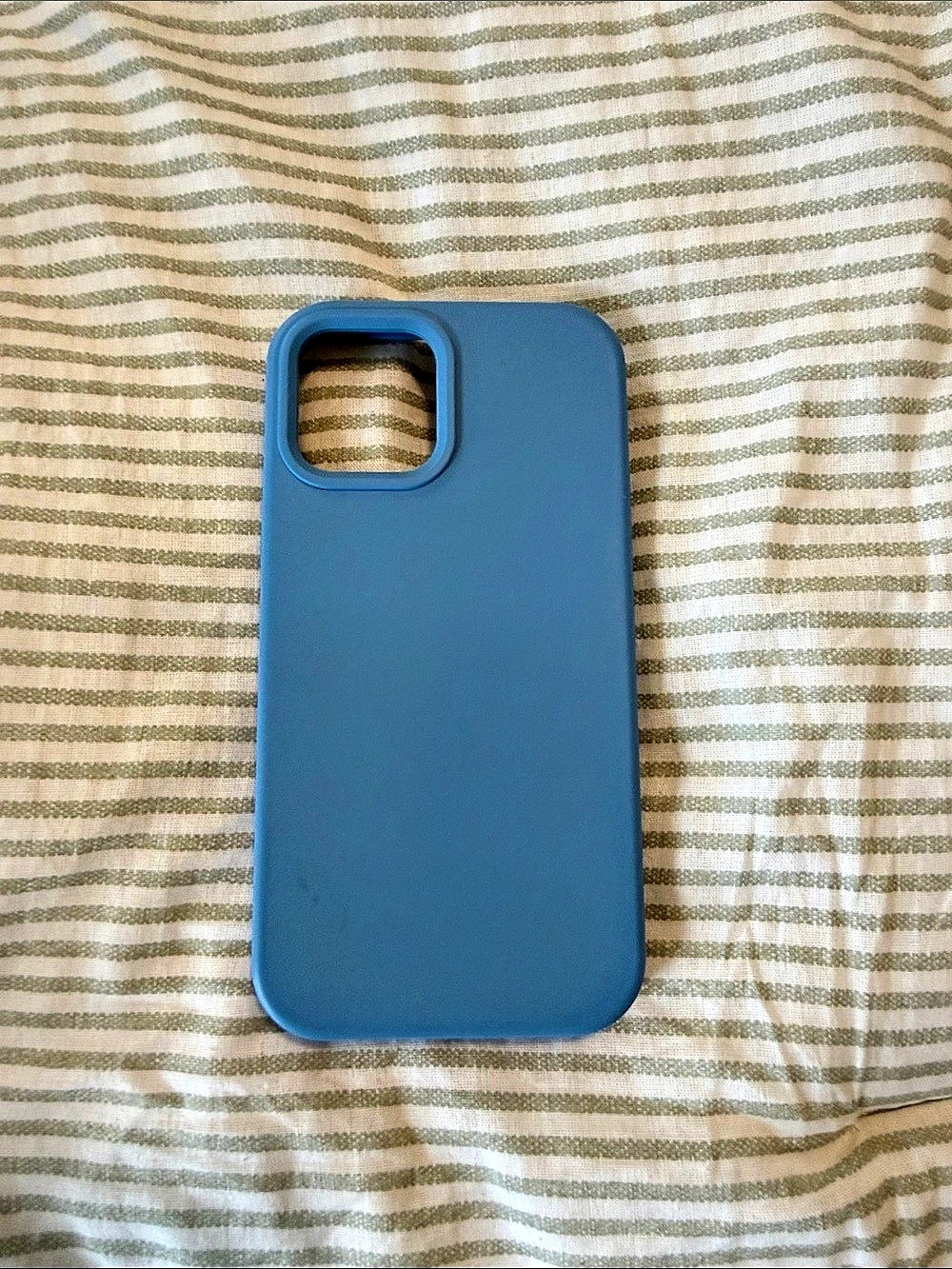 Apple iPhone 12 / 12 Pro Silicone Case with MagSafe Blue